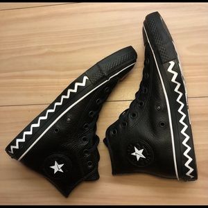 Converse women’s shoes size 8